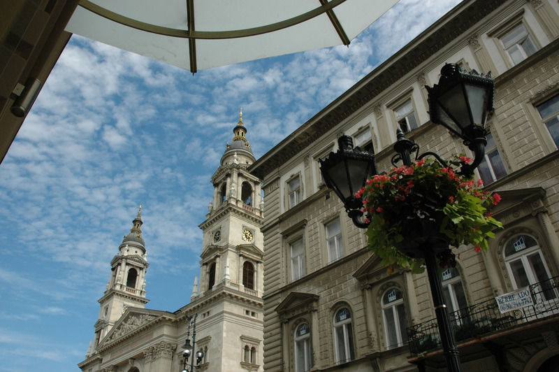Hotel Central Basilica Budapeste Exterior foto
